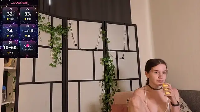 MyrtaMcclaney stripchat live cam model