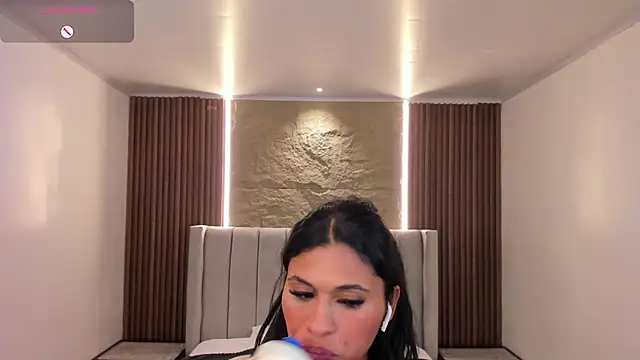 YARA_SHINE2 stripchat live cam model