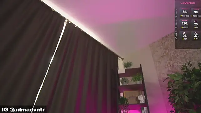 Rus_adventure7 stripchat live cam model