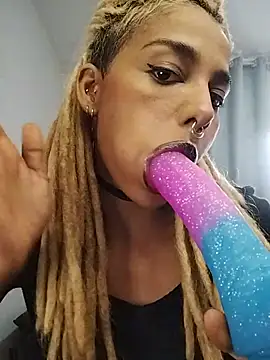 Helenoir stripchat live cam model