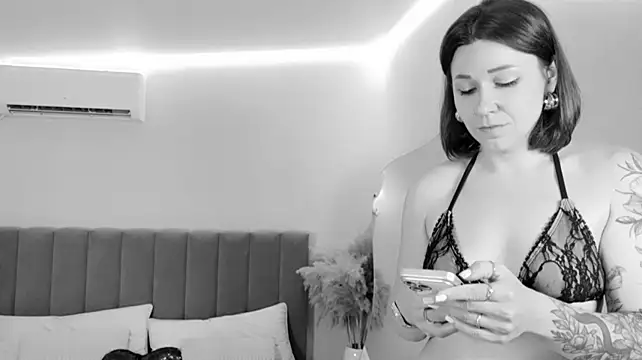 EdenSolis stripchat live cam model