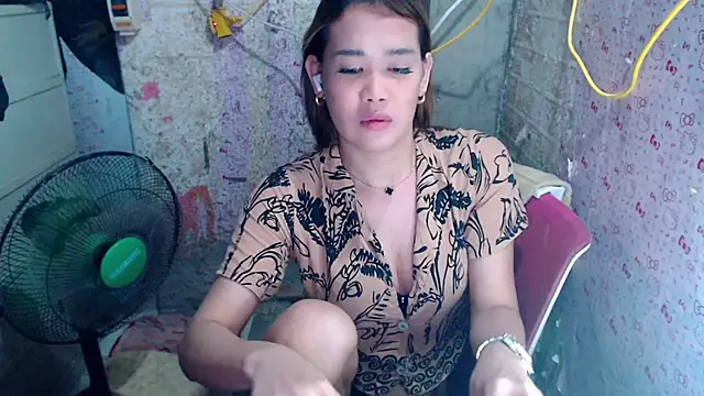 JuicyFoxCock stripchat live cam model