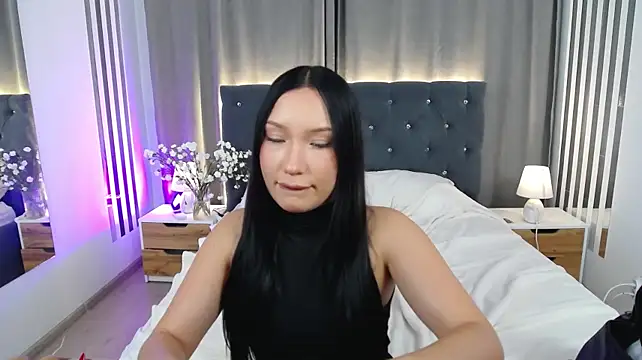 VikkyVonn stripchat live cam model