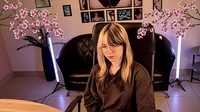 NyxCalderra stripchat live cam model