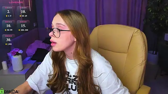 Meg_Ryann stripchat live cam model