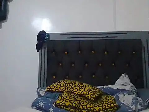 Sweet-Maya1 stripchat live cam model