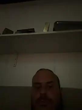 matt06400R stripchat live cam model