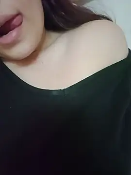 SUGARR_BUSEE stripchat live cam model