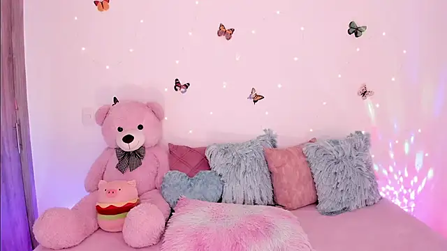 Zara_uwu_ stripchat live cam model
