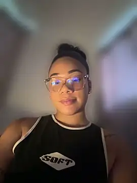 ashley_Tompson1 stripchat live cam model