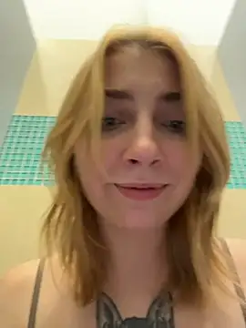 Sunny___Bunny stripchat live cam model