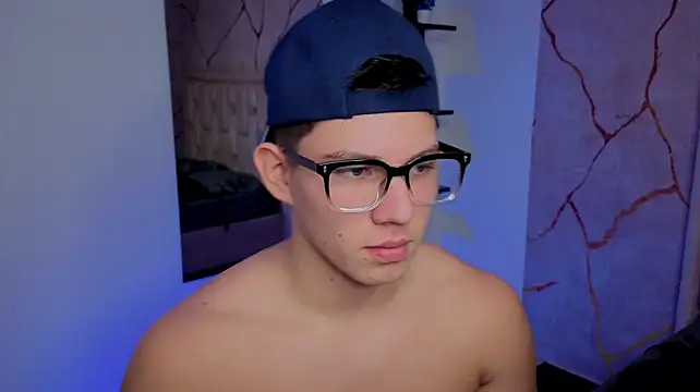JamesCr_ stripchat live cam model