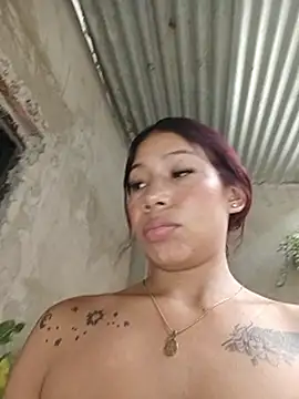 Rous-squir stripchat live cam model