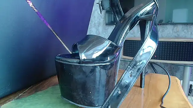 AdaveKumsal stripchat live cam model
