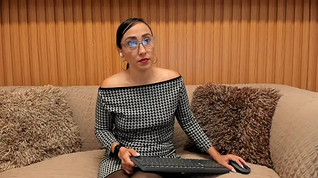 Riley_Reid_Milf stripchat live cam model