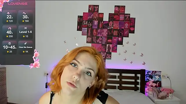 DellaRows stripchat live cam model