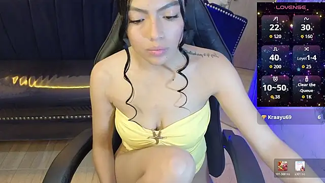 _Charlottee_b stripchat live cam model
