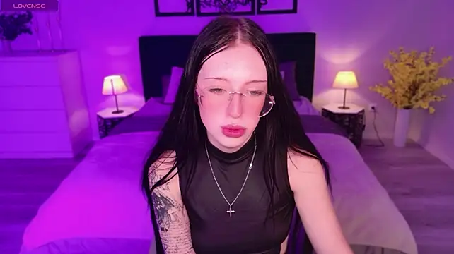 AlexisBliss stripchat live cam model