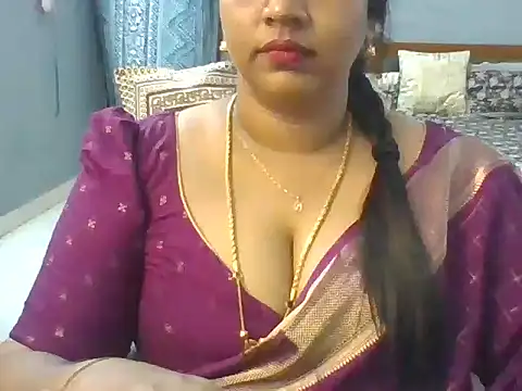 Tamil_hot_Meenu stripchat live cam model