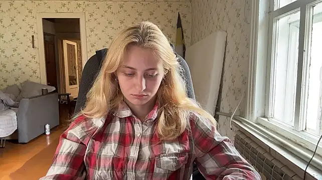 LisaBam stripchat live cam model