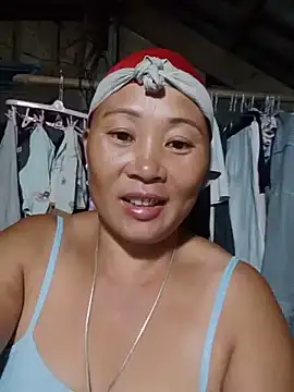 NyloveSquirt stripchat live cam model