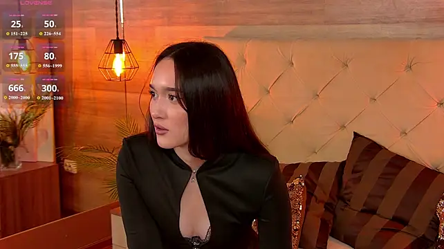 LindaMaxx stripchat live cam model