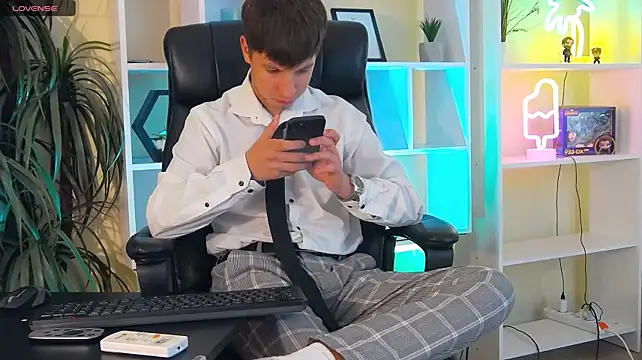 ThomasEdisonn stripchat live cam model