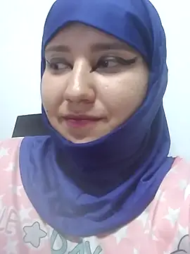 Nahannaahia stripchat live cam model