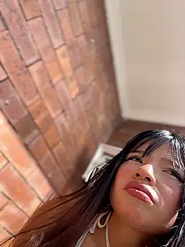 Jennifer_LS stripchat live cam model