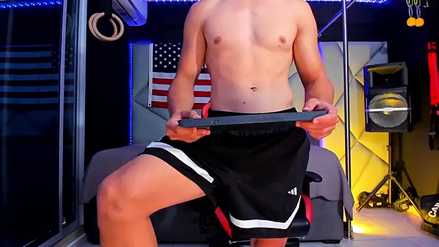 Aydenmiller96 stripchat live cam model