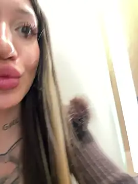 SaintSquirt stripchat live cam model