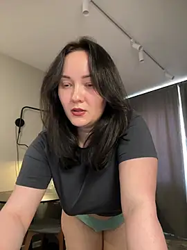 Kiss_My_Body stripchat live cam model
