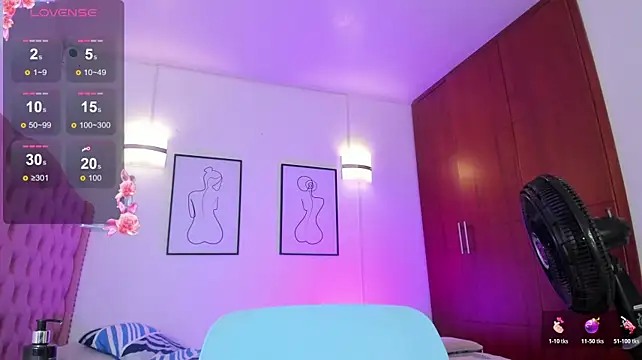 Laaura-Velez stripchat live cam model