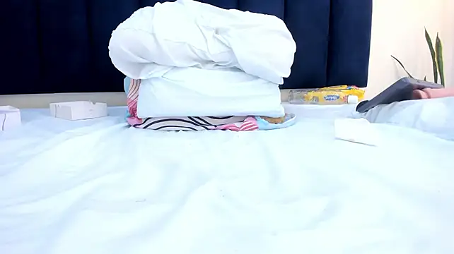 mayaevansmg stripchat live cam model