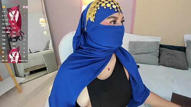 naileaa__ stripchat live cam model