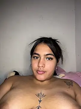 linda-alana stripchat live cam model