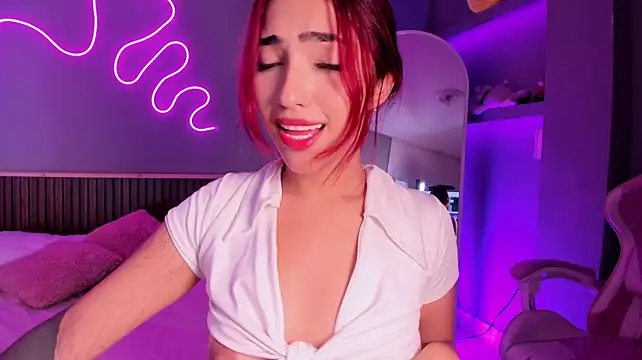 AriiCherry stripchat live cam model