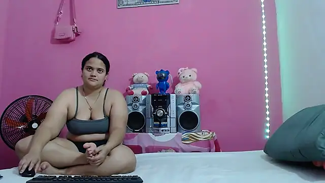 brunnette_hot stripchat live cam model