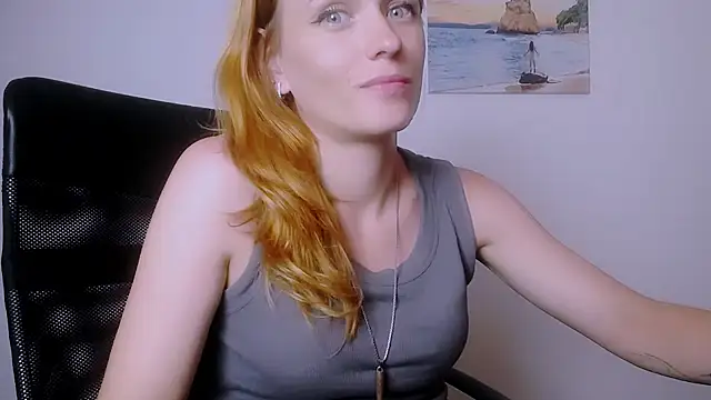 PeppyMia stripchat live cam model
