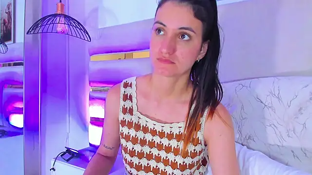 Emy-Ferrer stripchat live cam model