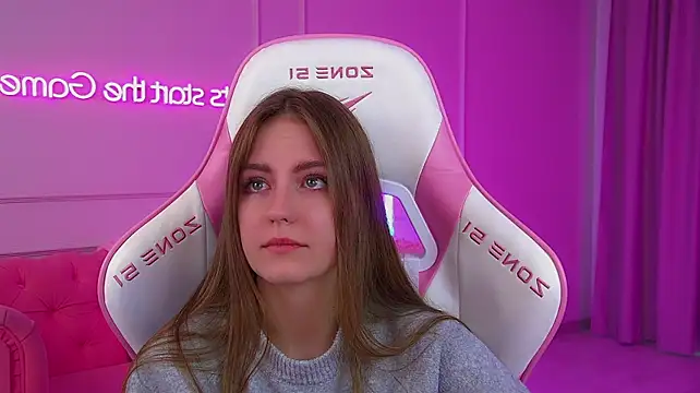 SofiaSarvains stripchat live cam model
