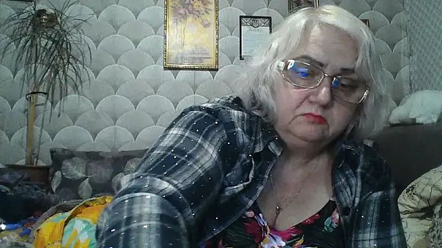 MarinaFarina53 stripchat live cam model