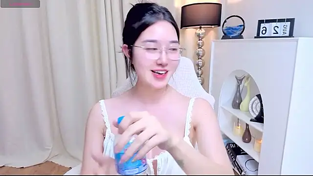 miuu6868 stripchat live cam model