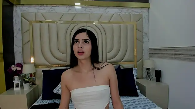 NahomiDeluxe stripchat live cam model
