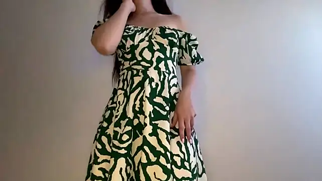 IonaFooter stripchat live cam model