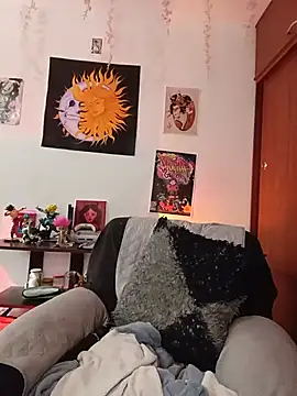 Raventh_ stripchat live cam model