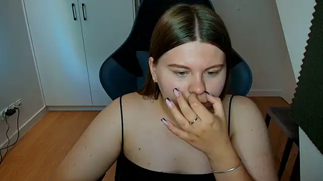 AbbyLuxee stripchat live cam model