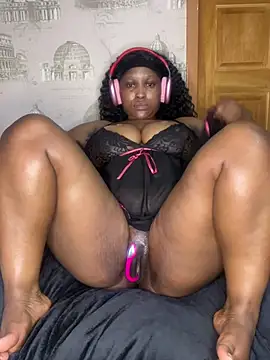 Bellabootie stripchat live cam model