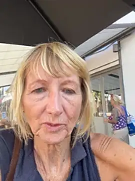 MatureKim stripchat live cam model