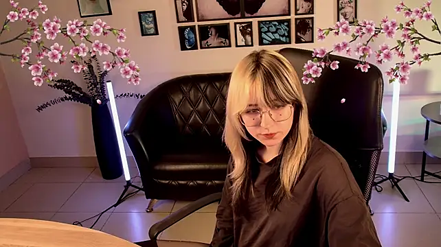 NyxCalderra stripchat live cam model